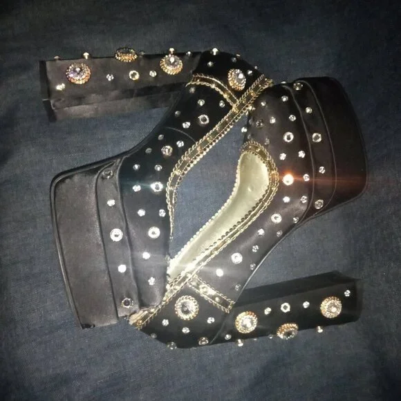 AZALEA WANG " ENTITLED ENTITIES  " GEM SATIN PUMP IN BLACK  (BRAND NEW!) - Picture 2 of 3